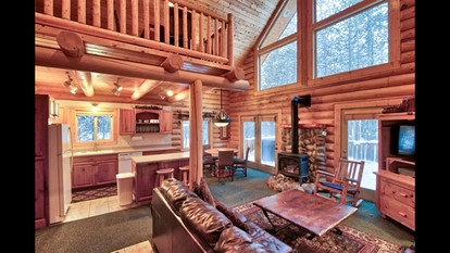 Outstanding Cabin with Hot-tub in Island Park, Idaho - Island Park, Idaho - glamping.directory