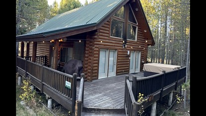 Outstanding Cabin with Hot-tub in Island Park, Idaho - glamping.directory