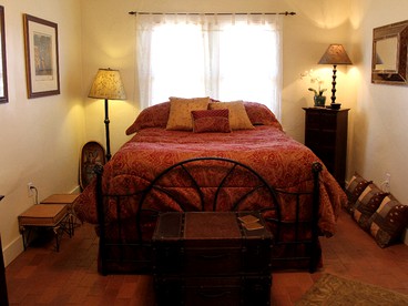 Historic Adobe Cottage Rental with Beautiful Garden in Tucson, Arizona - Tucson, Arizona - glamping.directory