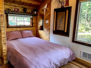 Breathtaking Treehouse with Magical Outdoor Living, Jacuzzi and Views in Washington - Lummi Island, Washington - glamping.directory