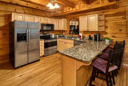 Spacious Cabin Retreat with Hot Tub & Games near Dollywood in Pigeon Forge, TN - Pigeon Forge, Tennessee - glamping.directory