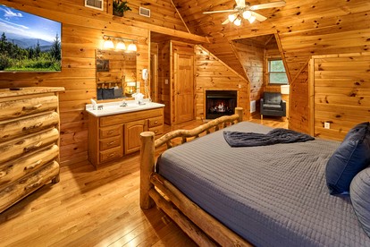 Spacious Cabin Retreat with Hot Tub & Games near Dollywood in Pigeon Forge, TN - Pigeon Forge, Tennessee - glamping.directory
