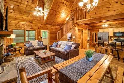 Spacious Cabin Retreat with Hot Tub & Games near Dollywood in Pigeon Forge, TN - Pigeon Forge, Tennessee - glamping.directory