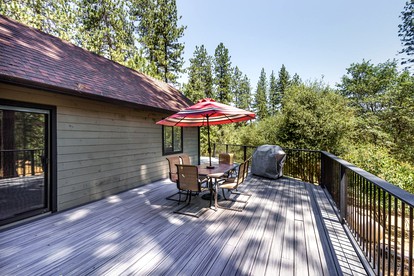 Beautiful Cabin with Pool, Tennis Court and Amazing Outdoor Area in Groveland, California - Groveland, California - glamping.directory