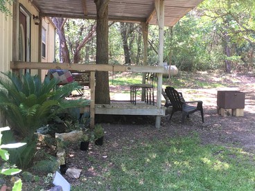 Lovely Studio Rental with Hamilton Creek Views for Vacation in Marble Falls, Texas - Marble Falls, Texas - glamping.directory