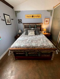 Lovely Studio Rental with Hamilton Creek Views for Vacation in Marble Falls, Texas - Marble Falls, Texas - glamping.directory