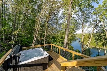 Lakefront Dome with Private Deck and Amazing Hiking Trails in Tennessee - Smithville, Tennessee - glamping.directory