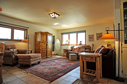 Spacious Cabin Rental with Beautiful Mountain Views near Pinos Altos, New Mexico - Silver City, New Mexico - glamping.directory