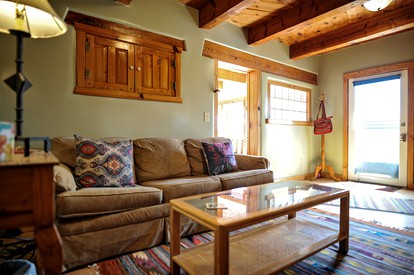 Spacious Cabin Rental with Beautiful Mountain Views near Pinos Altos, New Mexico - Silver City, New Mexico - glamping.directory