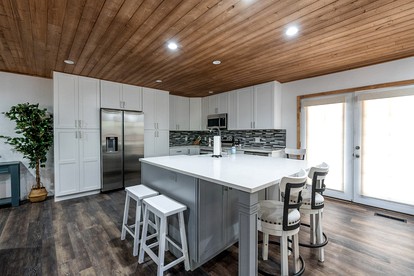 Fully-Equipped Luxury Cabin with Fire Pit for Family Glamping Trips in Pinetop, Arizona - Pinetop, Arizona - glamping.directory