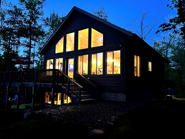 Pet-Friendly Lakeside Cabin Ideal for a Family Getaway in Wisconsin - Stone Lake, Wisconsin - glamping.directory