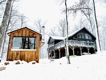 Pet-Friendly Lakeside Cabin Ideal for a Family Getaway in Wisconsin - Stone Lake, Wisconsin - glamping.directory