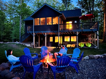 Pet-Friendly Lakeside Cabin Ideal for a Family Getaway in Wisconsin - Stone Lake, Wisconsin - glamping.directory