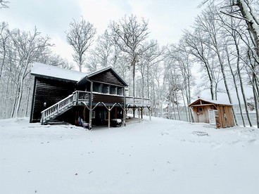 Pet-Friendly Lakeside Cabin Ideal for a Family Getaway in Wisconsin - Stone Lake, Wisconsin - glamping.directory