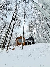 Pet-Friendly Lakeside Cabin Ideal for a Family Getaway in Wisconsin - Stone Lake, Wisconsin - glamping.directory