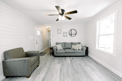 Cozy Secluded Cabin near Owensville, Missouri - Ideal for a Relaxing Glamping Getaway with Your Loved One - Canaan Township, Missouri - glamping.directory