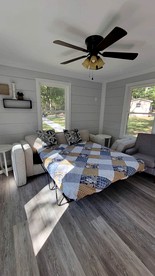 Cozy Secluded Cabin near Owensville, Missouri - Ideal for a Relaxing Glamping Getaway with Your Loved One - Canaan Township, Missouri - glamping.directory