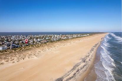 Incredible Unique Beach House with Stunning Sea Views for an Unforgettable Coastal Escape in Avon, North Carolina - Avon, North Carolina - glamping.directory