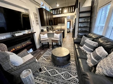 Stunning Cottage Nestled Amidst Trees with Fire Pit in Monteagle, Tennessee - Monteagle, Tennessee - glamping.directory
