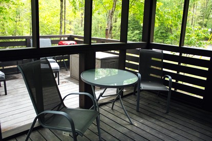 Stunning Cottage Nestled Amidst Trees with Fire Pit in Monteagle, Tennessee - Monteagle, Tennessee - glamping.directory