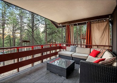 Beautiful Pet Friendly Cabin with a Private Hot Tub Nestled in the Ponderosa Pines, Perfect for a Family Getaway to Flagstaff - Flagstaff, Arizona - glamping.directory