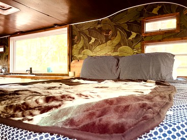 Romantic Glamping Getaway in a Pet Friendly Caravan, Ideal to Explore Hudson Valley - Hudson Valley, New York - glamping.directory