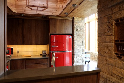 Romantic Cottage in Iowa with Stunning Views - Bellevue, Iowa - glamping.directory