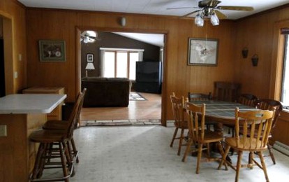 Family-Friendly Cottage Rental with Excellent Lake Views near Wautoma, Central Wisconsin - Wild Rose, Wisconsin - glamping.directory