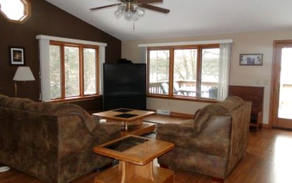 Family-Friendly Cottage Rental with Excellent Lake Views near Wautoma, Central Wisconsin - Wild Rose, Wisconsin - glamping.directory