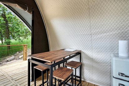Peaceful Forest Glamping Stay with Scenic Trails Near Mount Rushmore in South Dakota’s Black Hills - Hermosa, South Dakota - glamping.directory