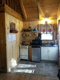 Rustic, Pet Friendly Cabin in Lakemont, Georgia, near Tallulah Gorge State Park - Lakemont, Georgia - glamping.directory