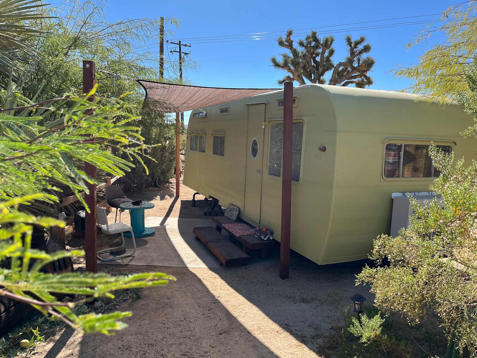 Casa Cobalt Desert Trailer - glamping.directory