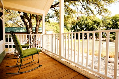 Cozy Cottage with a Shared Hot Tub near Fort Worth, Texas - Denton, Texas - glamping.directory