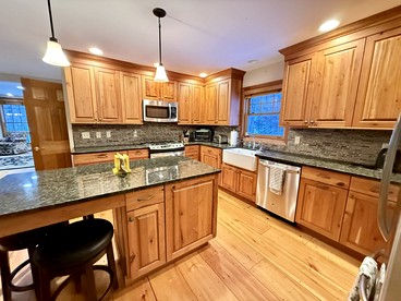 Beautiful Cottage with Hot-tub in Winhall, Vermont - Winhall, Vermont - glamping.directory