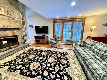 Beautiful Cottage with Hot-tub in Winhall, Vermont - Winhall, Vermont - glamping.directory