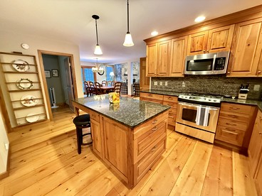Beautiful Cottage with Hot-tub in Winhall, Vermont - Winhall, Vermont - glamping.directory