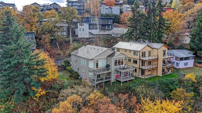 Wonderful Cottage with Incredible Views in Hood River, Oregon - Hood River , Oregon - glamping.directory