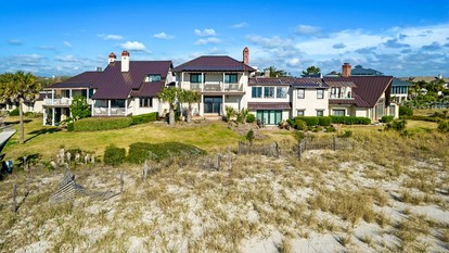Beautiful Cozy Villa with Incredible Ocean Sights in Georgetown, South Carolina - glamping.directory