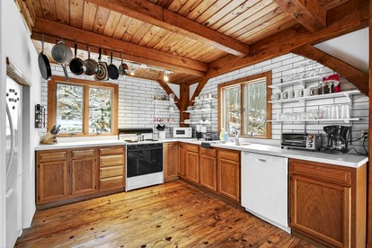 Charming Post-and-Beam Mountain Cabin with Hot Tub Near Berkeley Springs | Great Cacapon, WV - Great Cacapon, West Virginia - glamping.directory