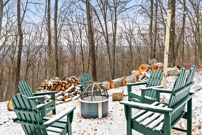 Charming Post-and-Beam Mountain Cabin with Hot Tub Near Berkeley Springs | Great Cacapon, WV - Great Cacapon, West Virginia - glamping.directory