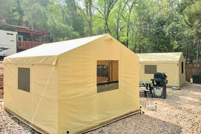 Charming Zion National Park Glamping Retreat Ideal for a Peaceful Getaway, Utah - Leeds, Utah - glamping.directory