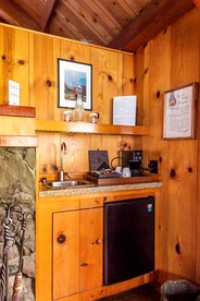 Secluded Cabin Rental for Group Vacation in Oak Creek Canyon - Sedona, Arizona - glamping.directory