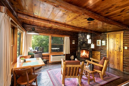 Secluded Cabin Rental for Group Vacation in Oak Creek Canyon - Sedona, Arizona - glamping.directory