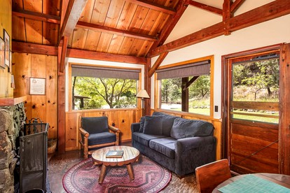 Secluded Cabin Rental for Group Vacation in Oak Creek Canyon - Sedona, Arizona - glamping.directory
