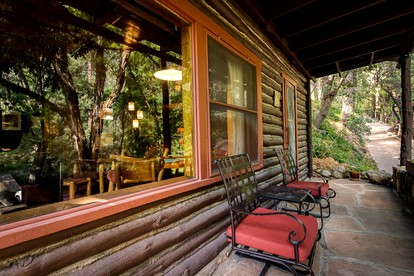 Secluded Cabin Rental for Group Vacation in Oak Creek Canyon - Sedona, Arizona - glamping.directory