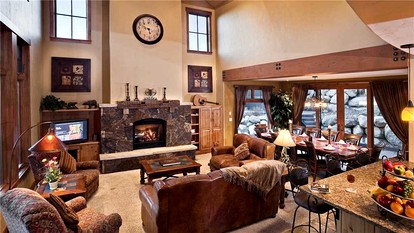 Stately Cabin for a Group Getaway to Steamboat Ski Resort in Colorado - Steamboat Springs, Colorado - glamping.directory