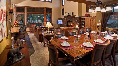 Stately Cabin for a Group Getaway to Steamboat Ski Resort in Colorado - Steamboat Springs, Colorado - glamping.directory