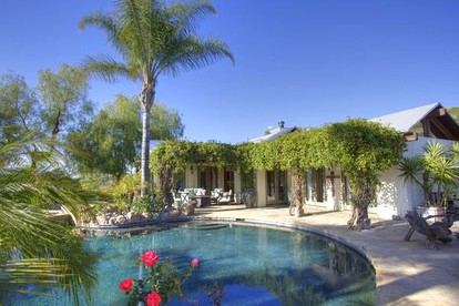 One-of-a-Kind, Upscale Villa with Private Freshwater Pool & Hot Tub in Malibu, California - Malibu, California - glamping.directory