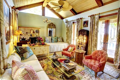 One-of-a-Kind, Upscale Villa with Private Freshwater Pool & Hot Tub in Malibu, California - Malibu, California - glamping.directory