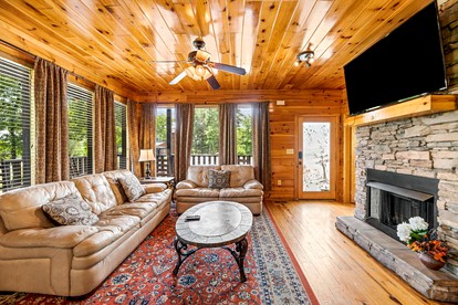 Glamping Adventures for the Whole Family in this Wonderful Cabin Rental in Sevierville, Tennessee - Sevierville, Tennessee - glamping.directory